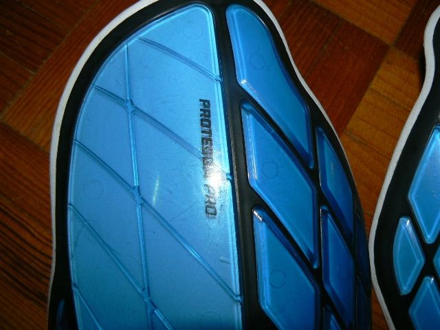 Caneleiras futebol /futsal Nike