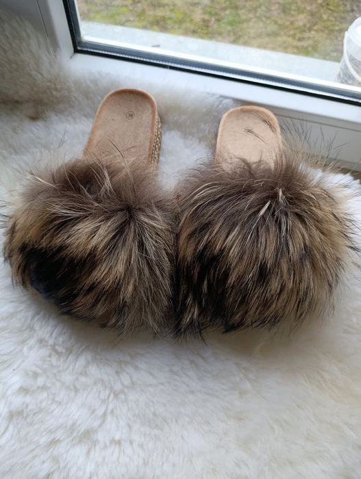 klapki z futerkiem naturalnym