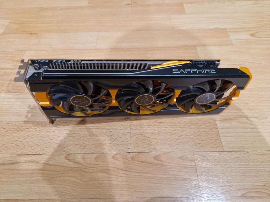 4GB 512bit  Відеокарта в гарному стані тест на фото