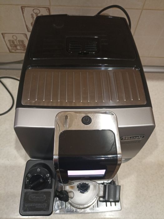 Кавомашина Delonghi dynamica