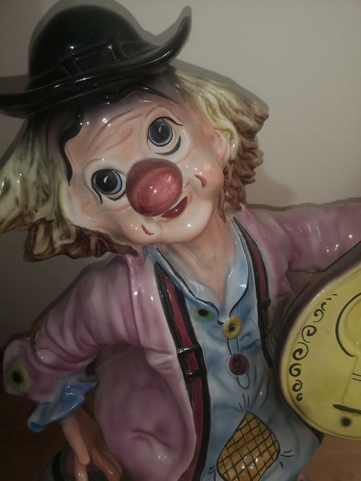 Peça em porcelana