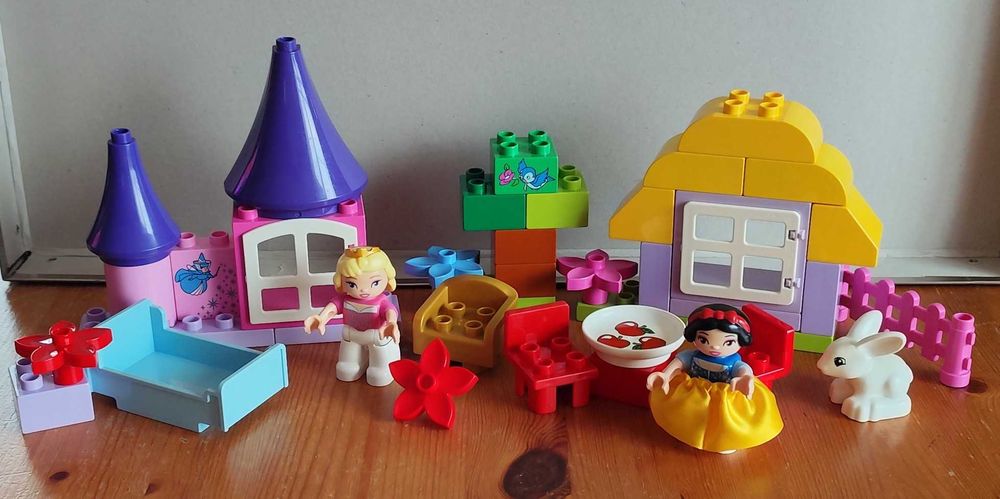 Lego Duplo 6151 Pokój Śpiącej Królewny i 6152 Chatka Królewny Śnieżki