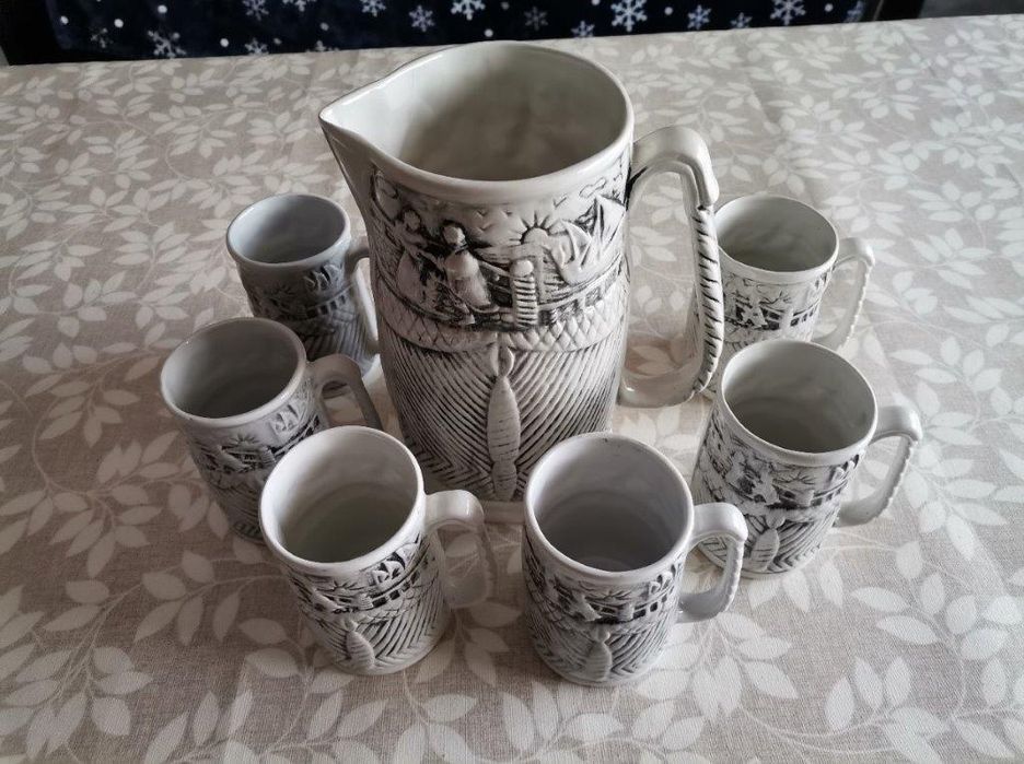 Conjunto jarro e 6 canecas