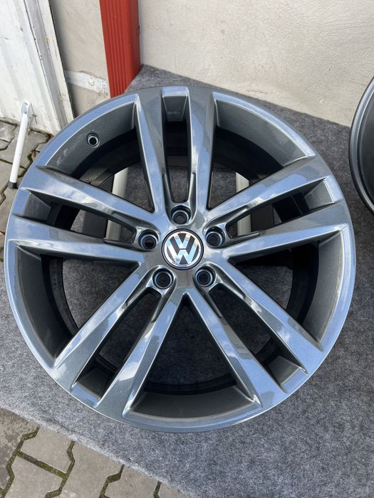 Диски титани R19 Passat R Line 8Jx19H2 ET48  tiguan jetta 5х112