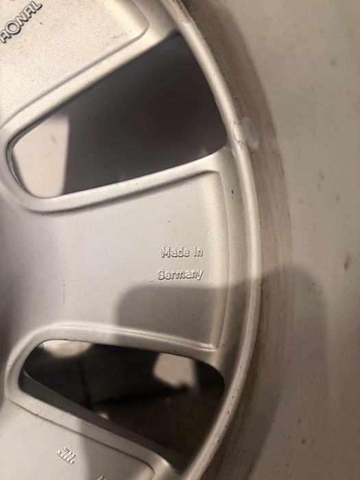 Felgi orginalne audi 17cali.  7.5Jx17H2 ET28