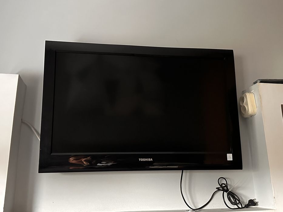 Tv Toshiba LCD 32 cale.