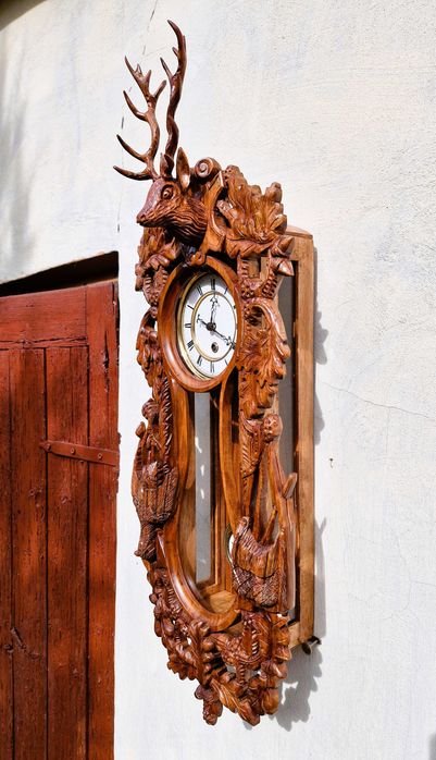 Zegar w stylu myśliwskim wiszący