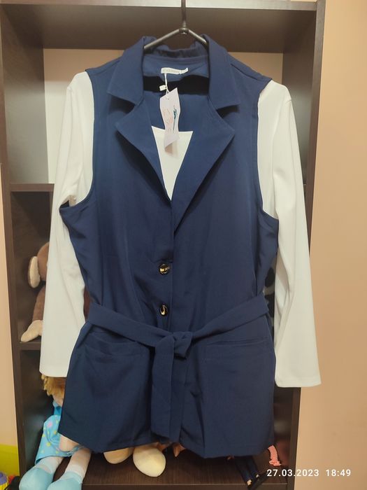 Жіночий брючний костюм