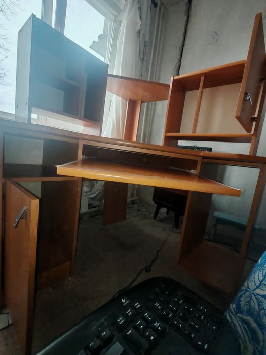 Стіл комп'ютерний кутовий