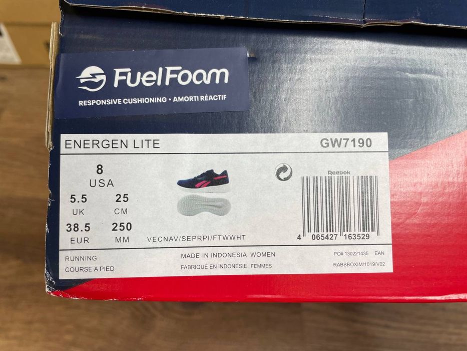 Жіночі кросівки Reebok, розмір 38,5.