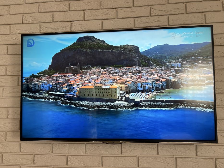 Телевізор Jvc  50 smart 4k 2020 року