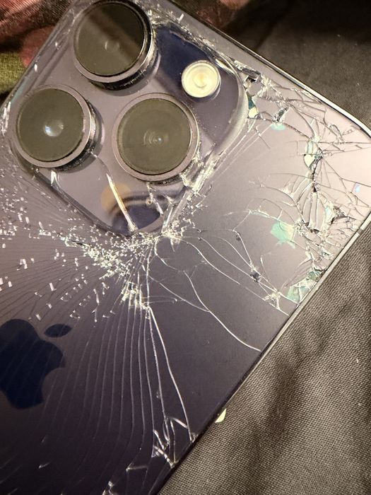 Iphone 14 PRO stluczone plecki
