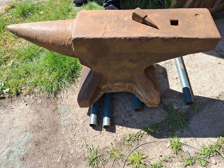 Kowadło kowalskie stare duże 200÷250kg