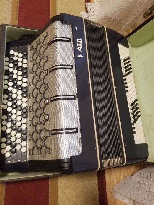 Продам Баян Атлант в хорошому стані