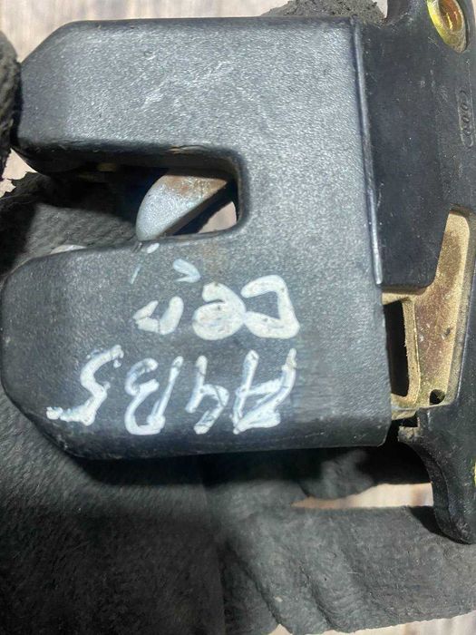 Замок кришки багажника Audi A4 B5 8D9827505A / 8D5827505 універсал седан