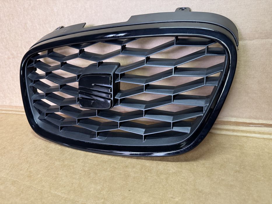 Seat leon  II FR lift grill atrapa black