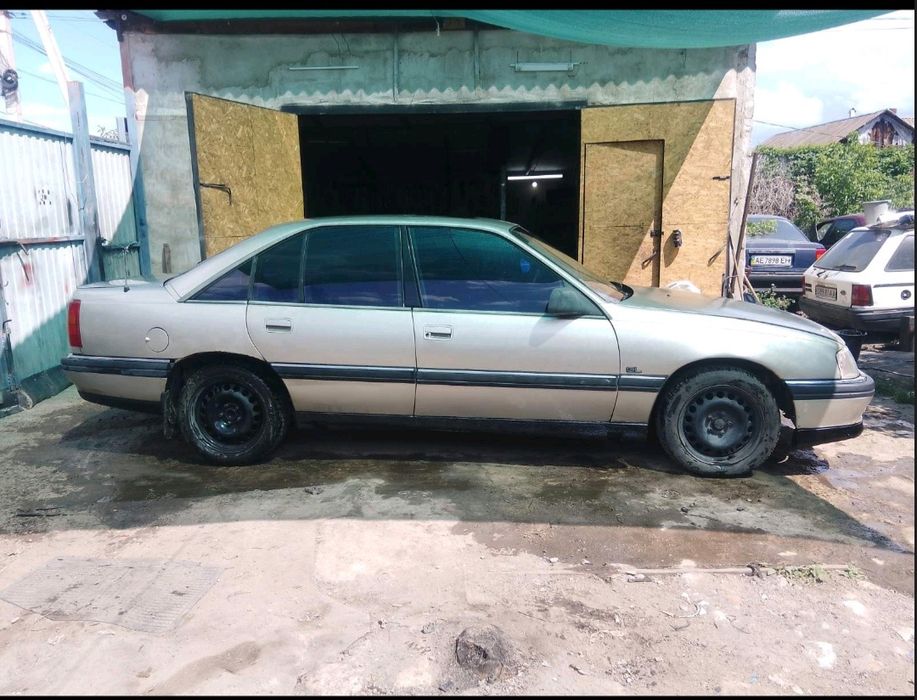 Продам машину Opel Omega