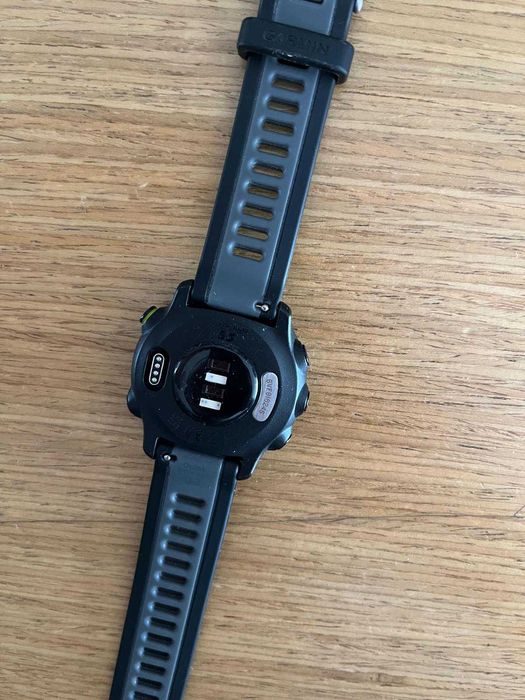 Garmin Forerunner 55 smartwatch z doskonałą baterią + kabel