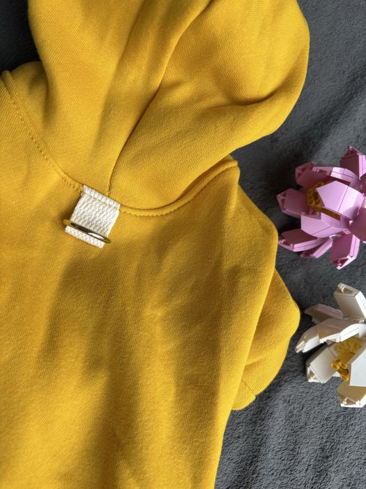 Żółta bluza z kapturem dla średniego psa rozmiar M 35 cm kurtka uprząż