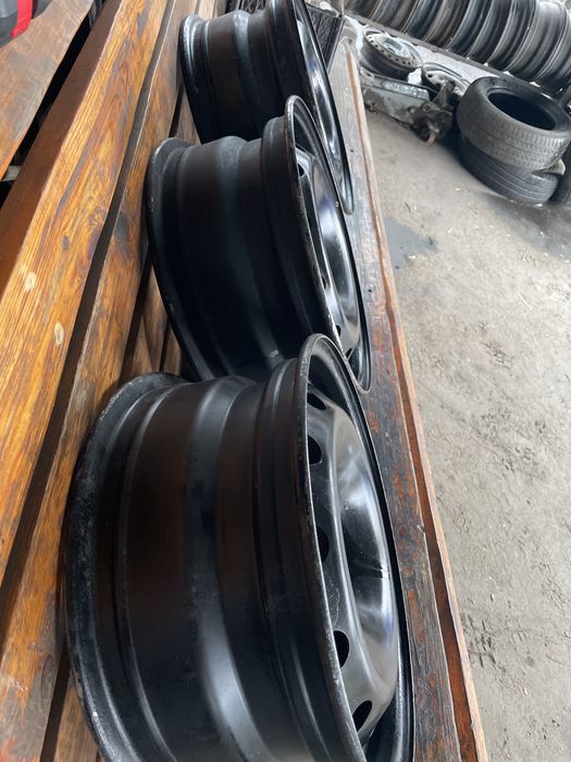 Продам диски 4 100 оригинальные  R15, PCD 4* 100 цо 60.1