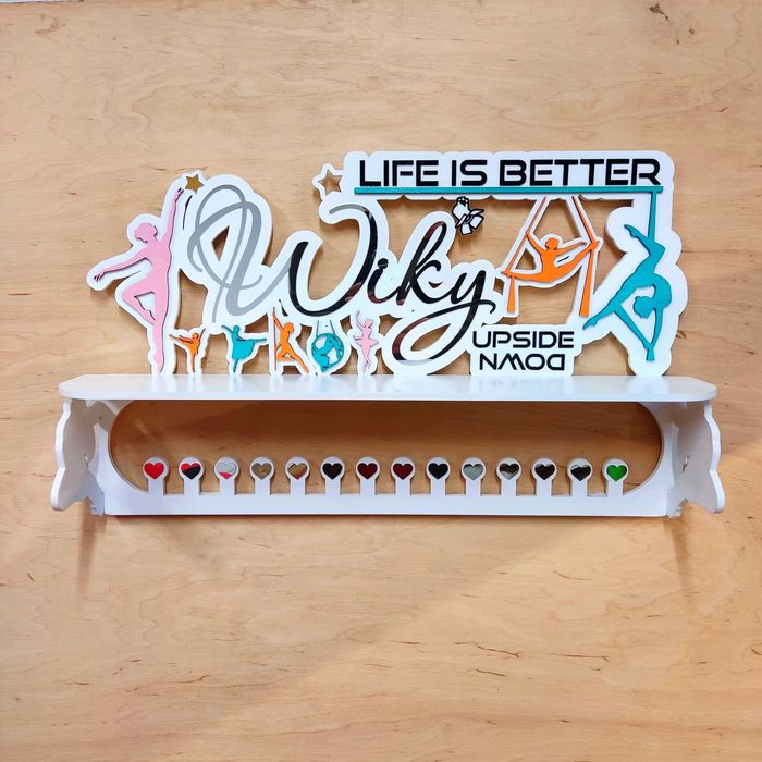 Медальница для девочки