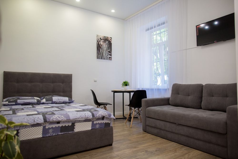 Поруч Т Ц Форум, вільна, 800 грн