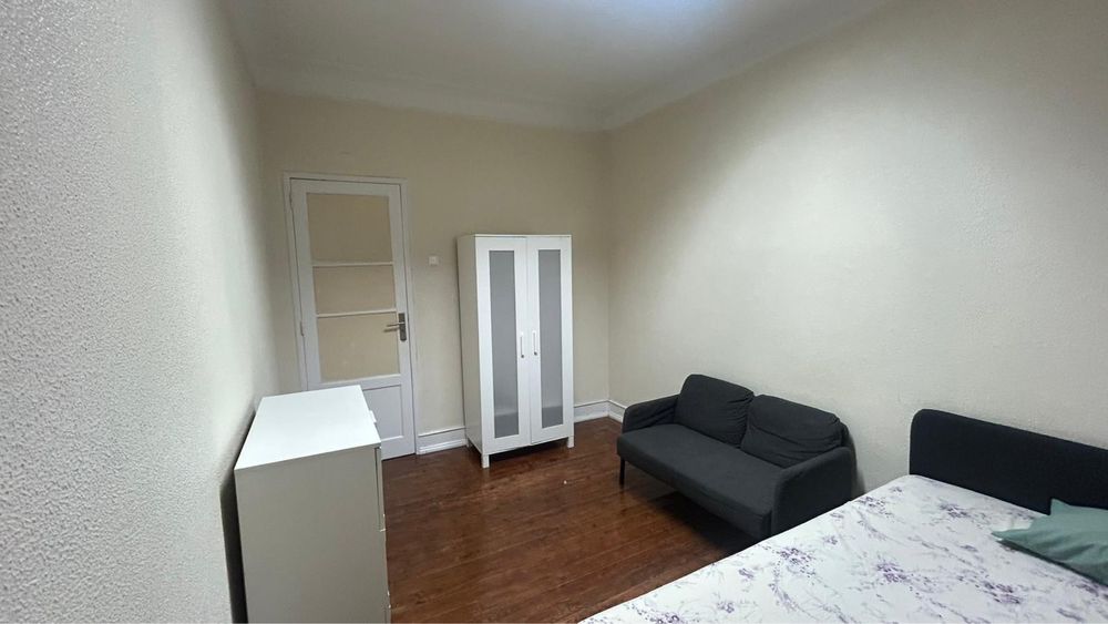 Quarto casal para arrendar em Amadora