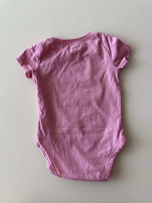 Боді Carter’s для дівчинки, розмір 3M (55-61 см) з полуничками