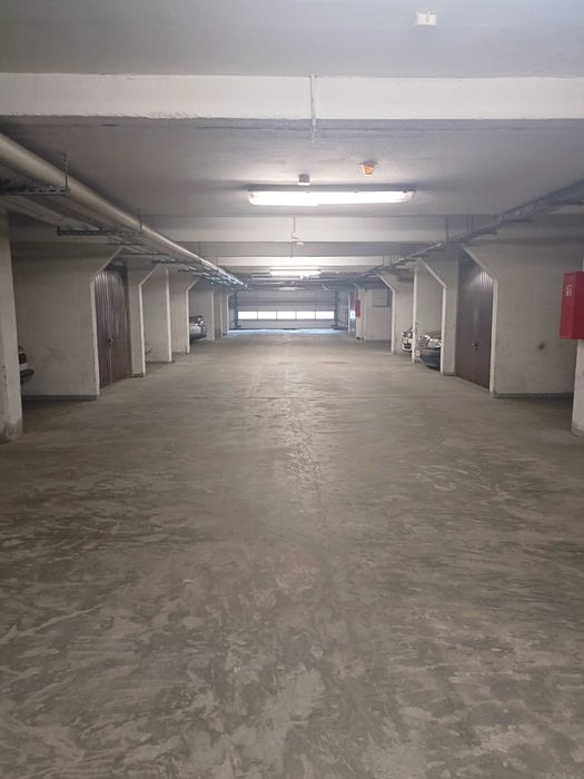 Garaż podziemny, ul. Sieradzka. Tanio