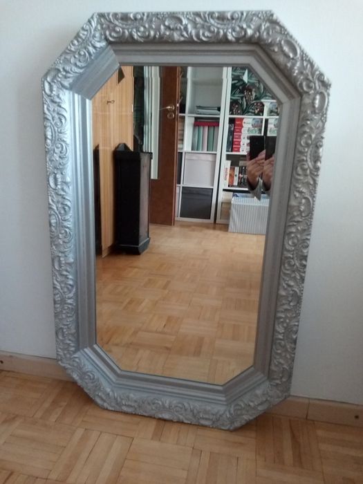 Lustro duże w oryginalnej ornamentowej drewnianej ramie. Polecam!