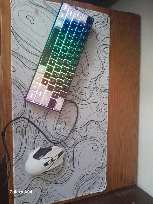 Combo Gamer 3 em 1: Teclado LED + Rato + Tapete