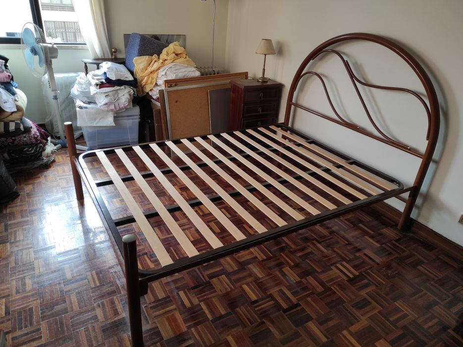 Cama com Estrado