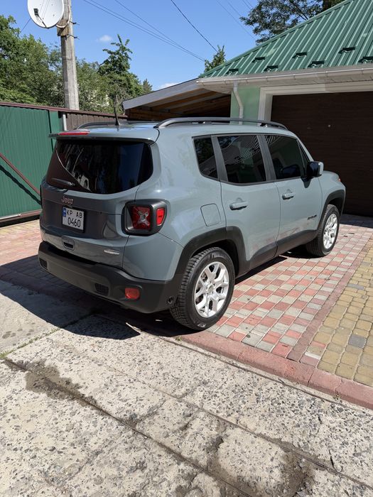 Jeep renegade 2018 року