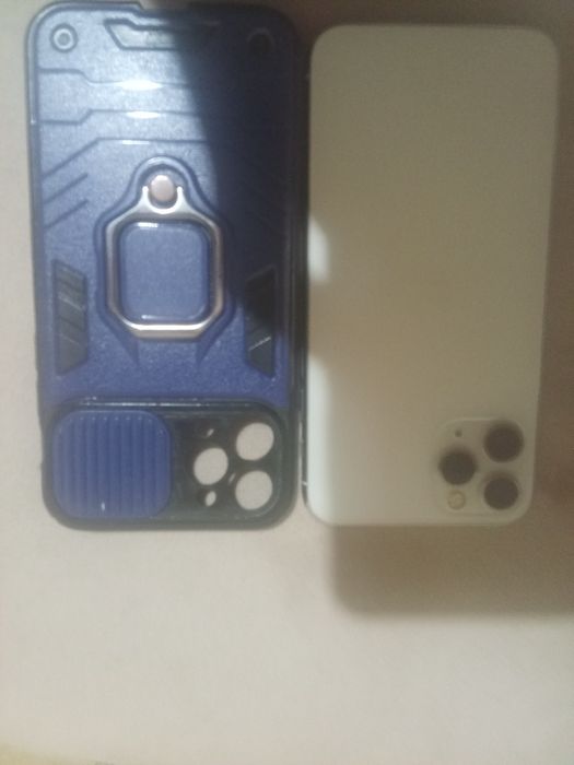 Troco esse iPhone 11 pro max 128GB por um iPhone 8 plus  ou outro iPhone do meu interesse
