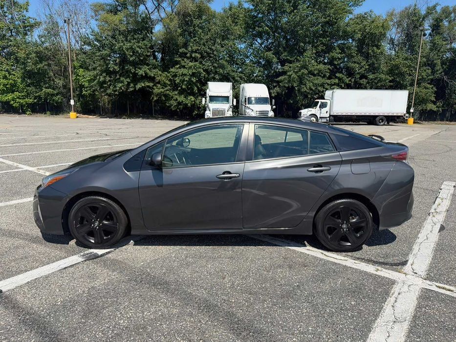 Toyota Prius      2016