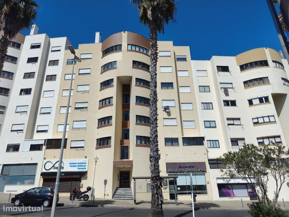 Apartamento T3 no Infantado (Loures) com Arrecadação
