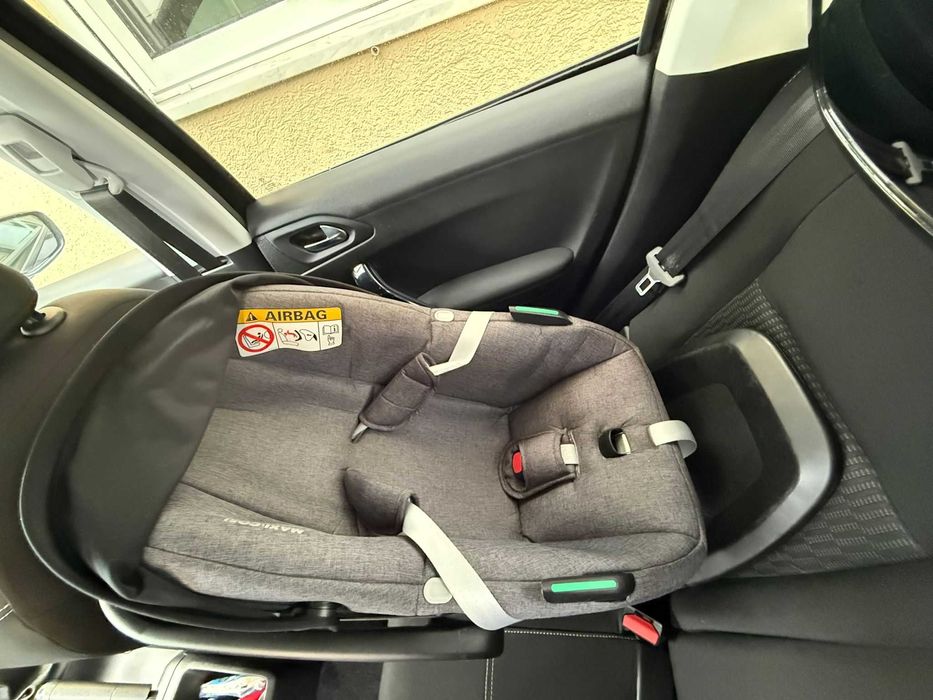 Carrinho com ovo e base isofix Maxi Cosi Zelia