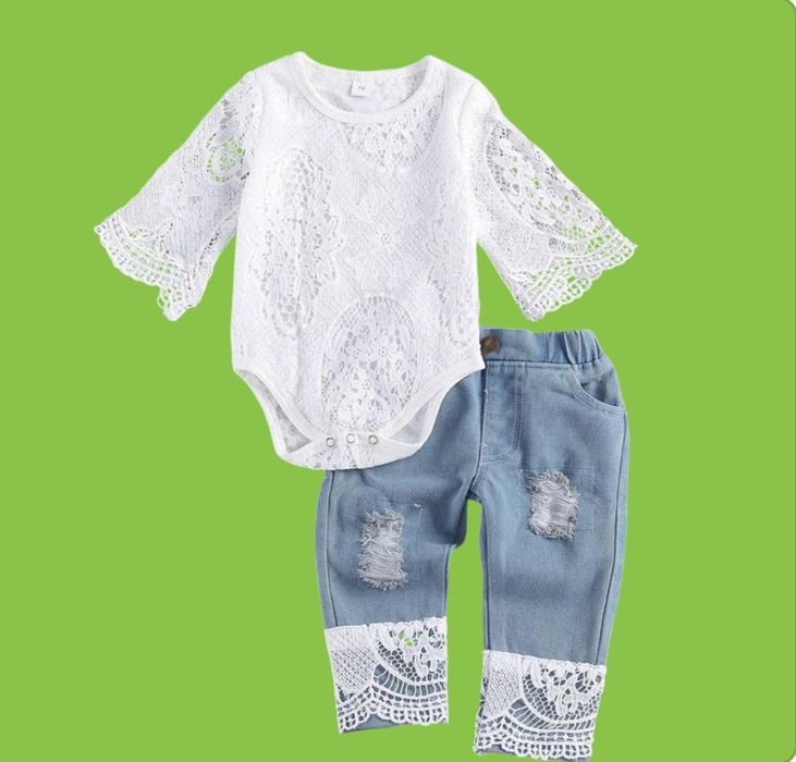 Дитина виросла.Комплект  гіпюровий бодік та джинси