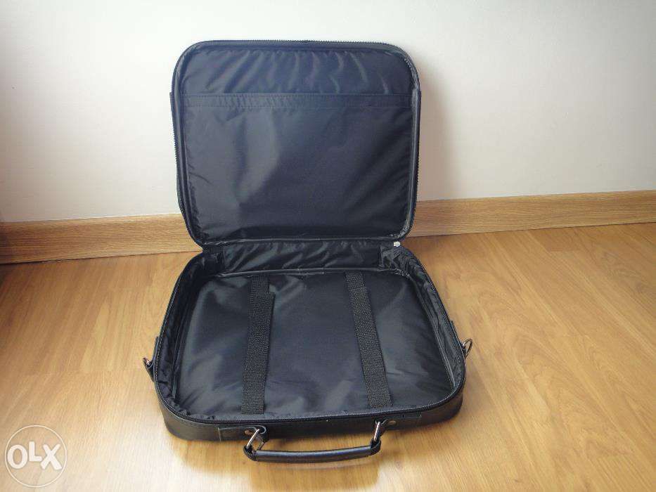 Mala em napa preta para computador potátil 16"