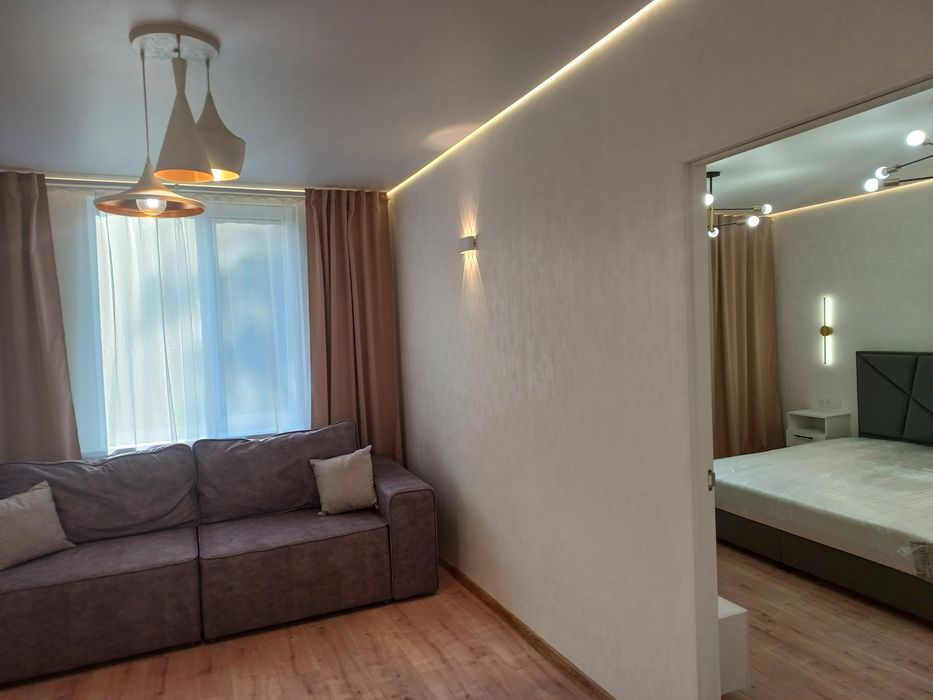 Продаж 2х.кімн.кв.Центр Сталінка 37000$