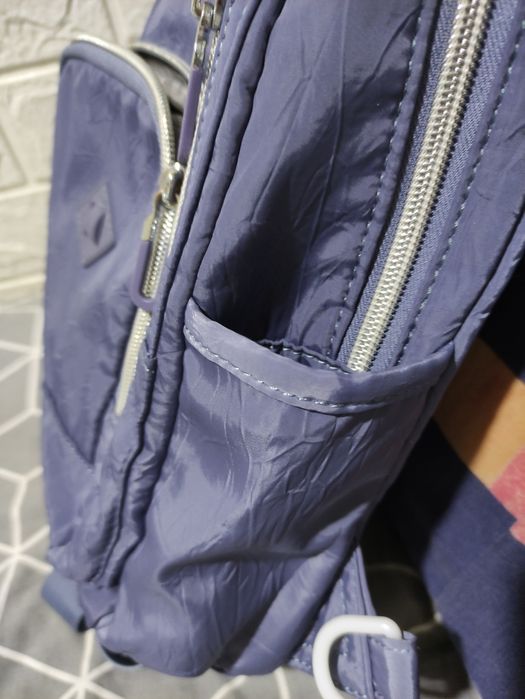 Продам женский небольшой рюкзачок.