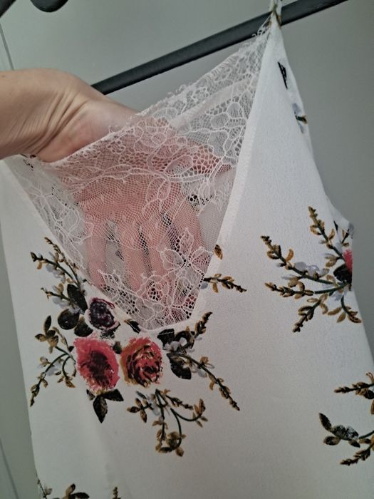 Zara top na cienkich ramiączkach