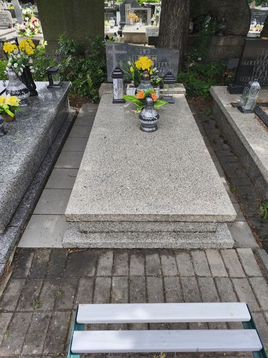 Czyszczenie opieka nagrobków