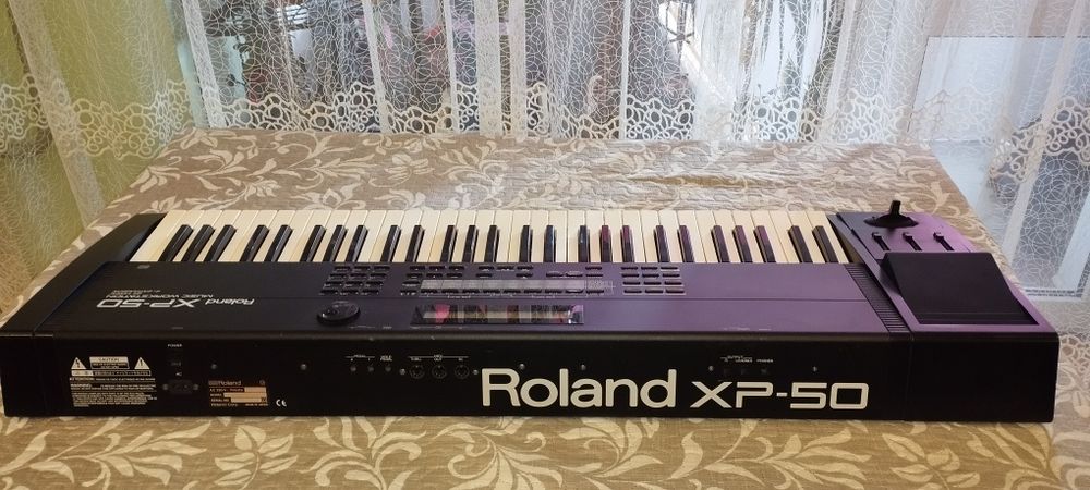Синтезатор Roland XP-50.