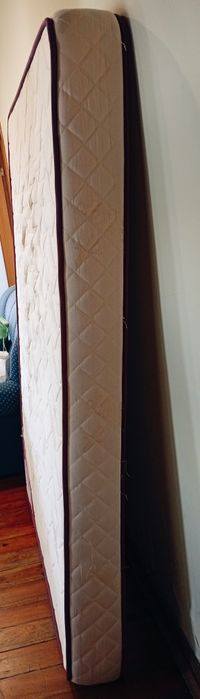 Vende-se Colchão