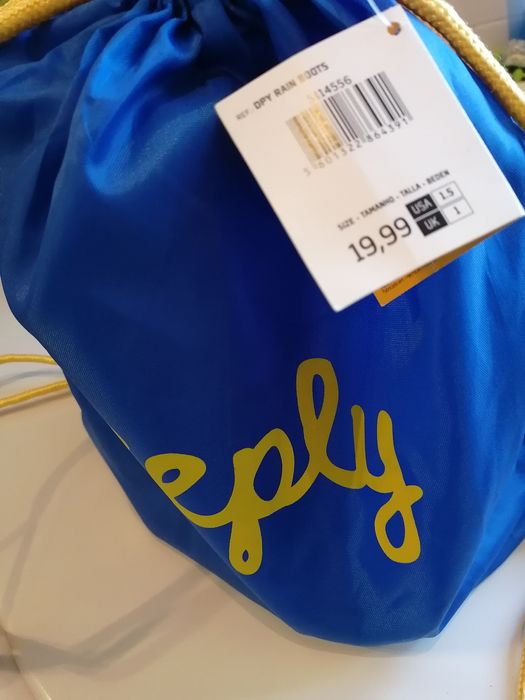 Galochas de criança novas