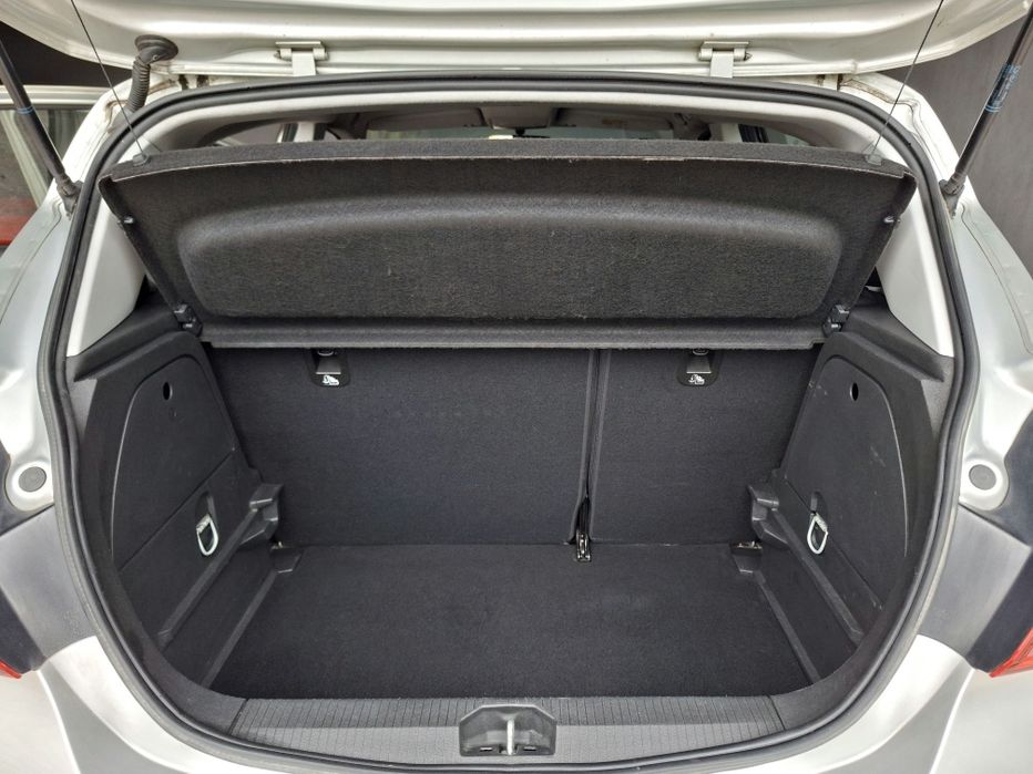 Opel Corsa 1.2 Dynamique 2018 Nacional 120000km