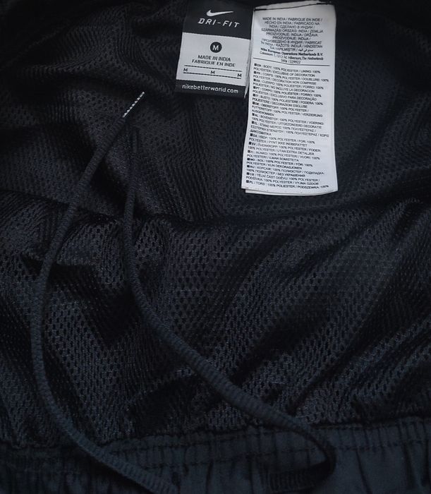 Нейлонові штани Nike Swoosh black на утяжках та замочках (Розмір M)