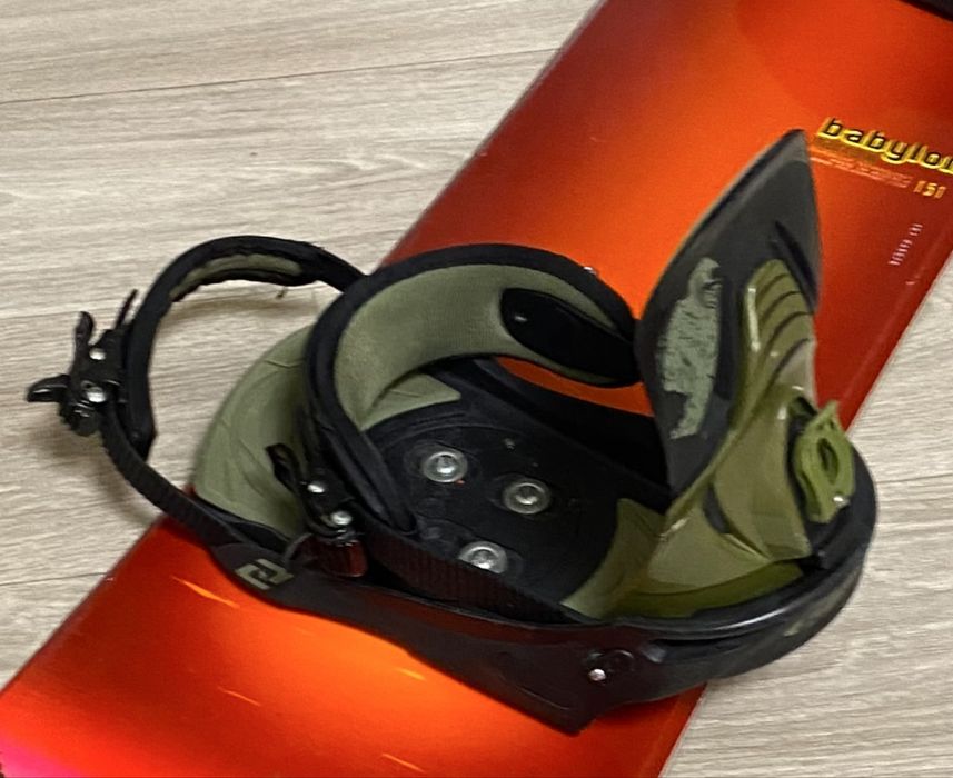 Сноуборд в гарному стані