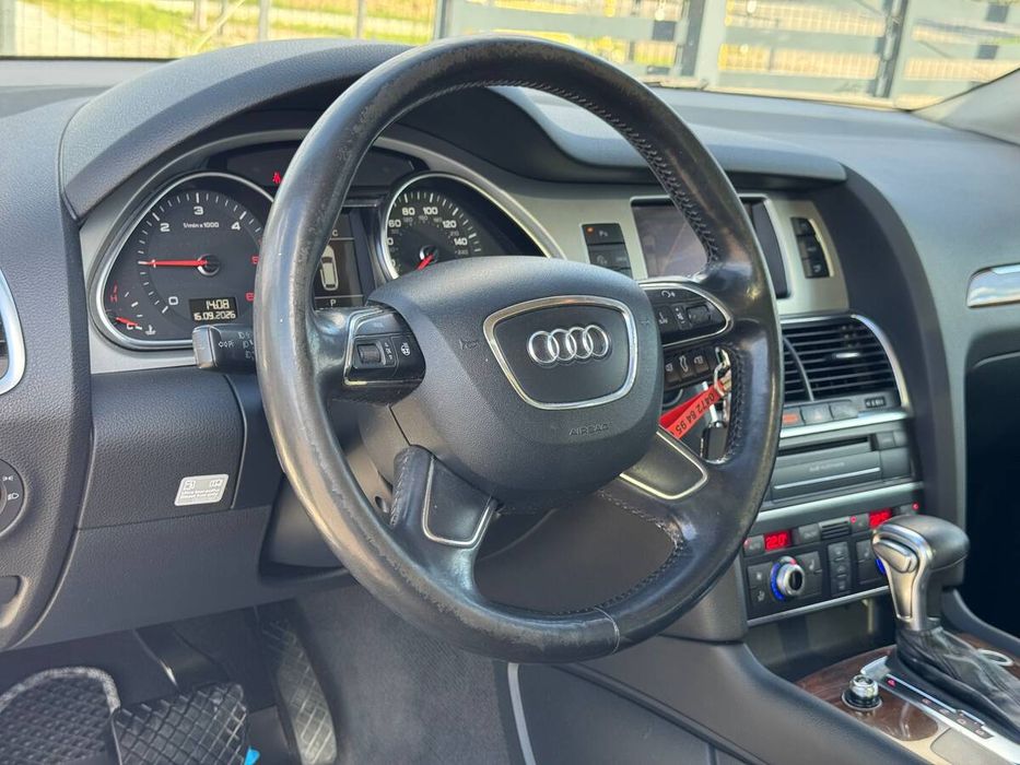 Audi Q7 2010 freshauto